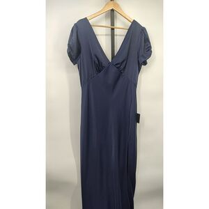 Lulu's Navy Blue V‑Neck Midi Dress